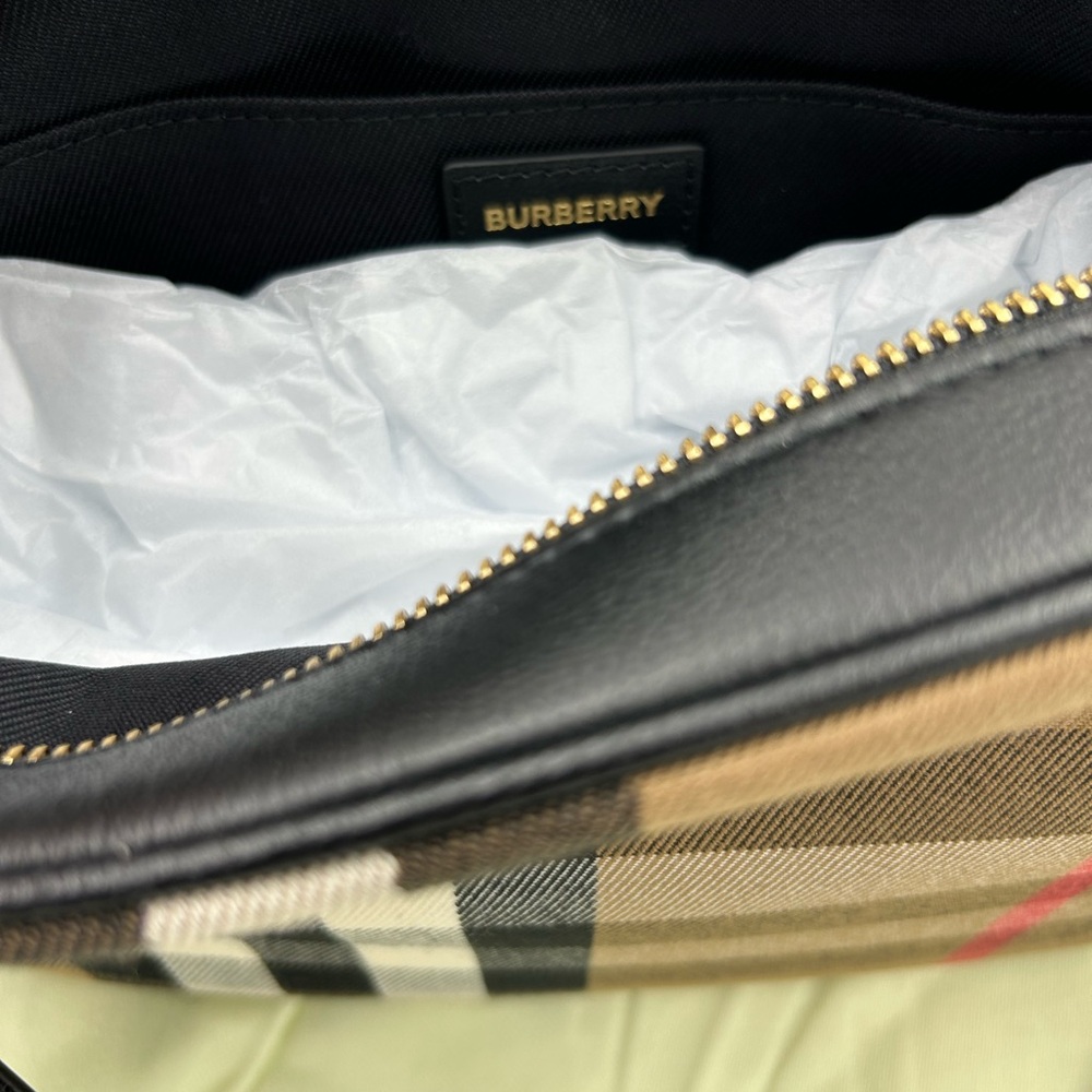 Women's Burberry check, canvas, and leather camera bag made in Italy - Picture 8 of 14